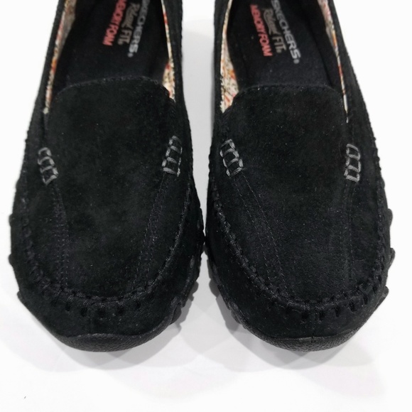 Skechers Relaxed Fit Suede Loafer Slip On Size 5 - Picture 2 of 8